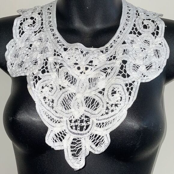 Vtg Battenburg tape lace collar neck bib - Picture 5 of 5